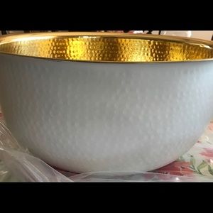 Gold and porcelain bucket for drinks
